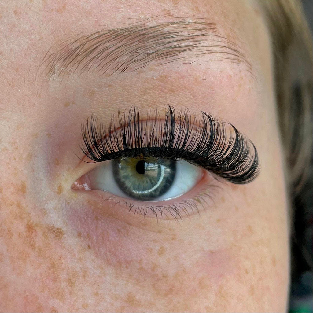 Unicorn Cosmetics 3D Faux Mink Lashes - Natural Hybrids (Model Shot)